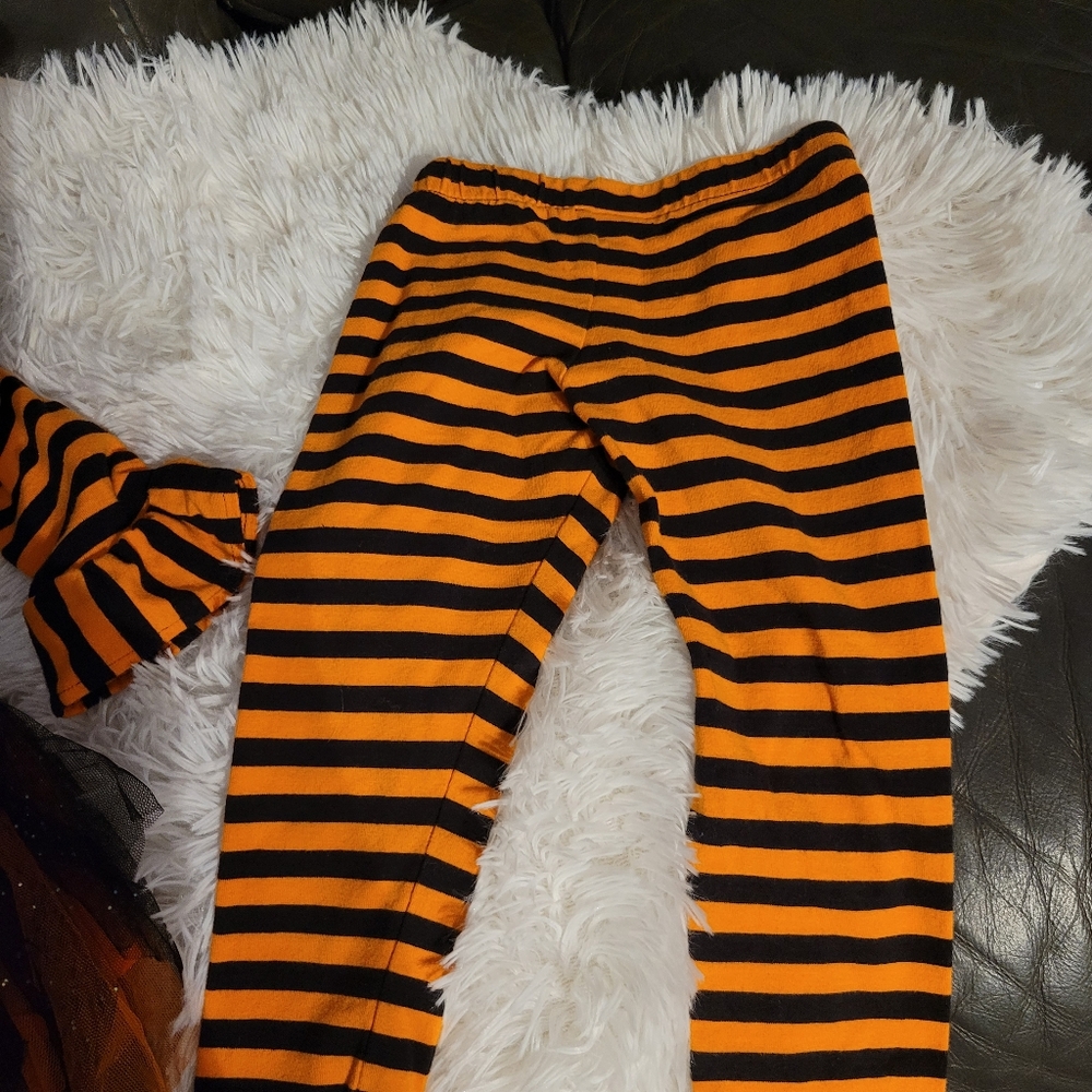Emily Rose- 2 piece Hallowellen outfit ( Size 18 months) - Picture 2 of 5